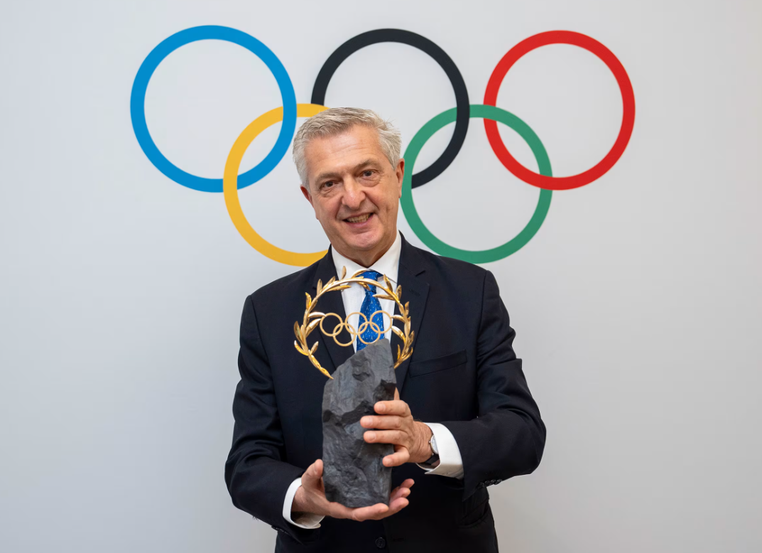 ​Olympic Laurel is Awarded to UNHCR High Commissioner Filippo Grandi