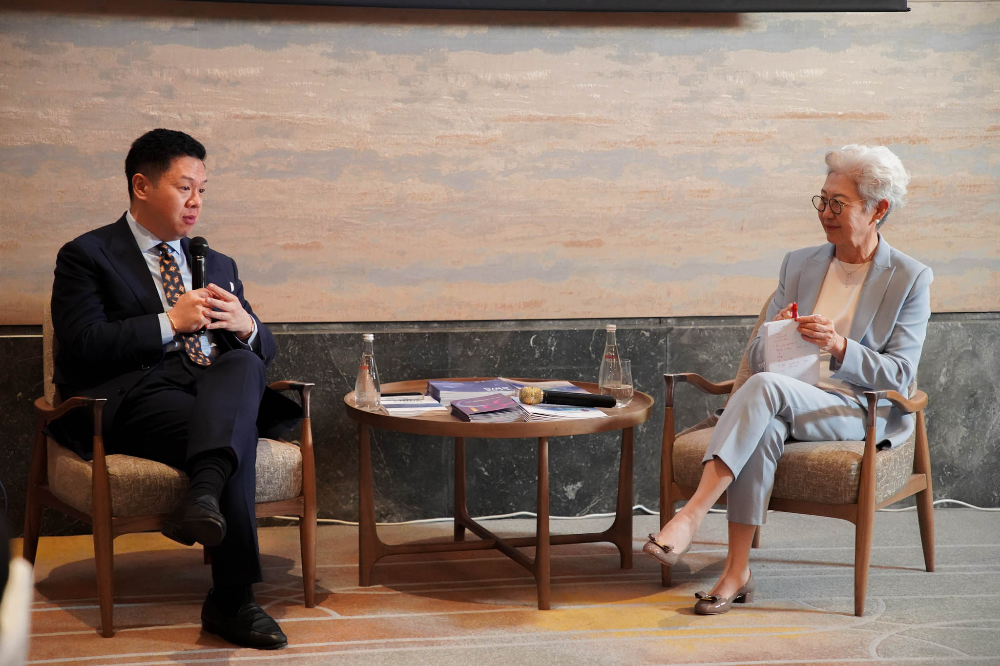 Ambassador Fu Ying Shares Her Hopes with CUSEF